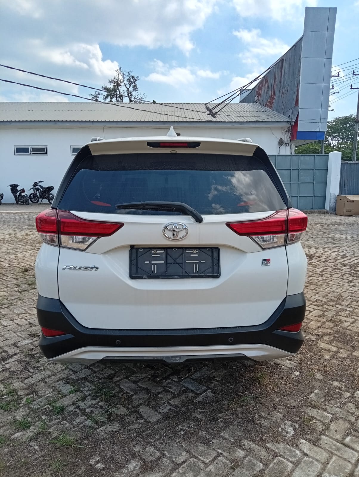 gambar besar 3
